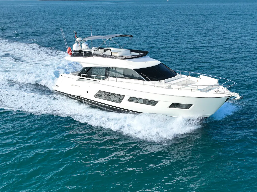 FERRETTI 670